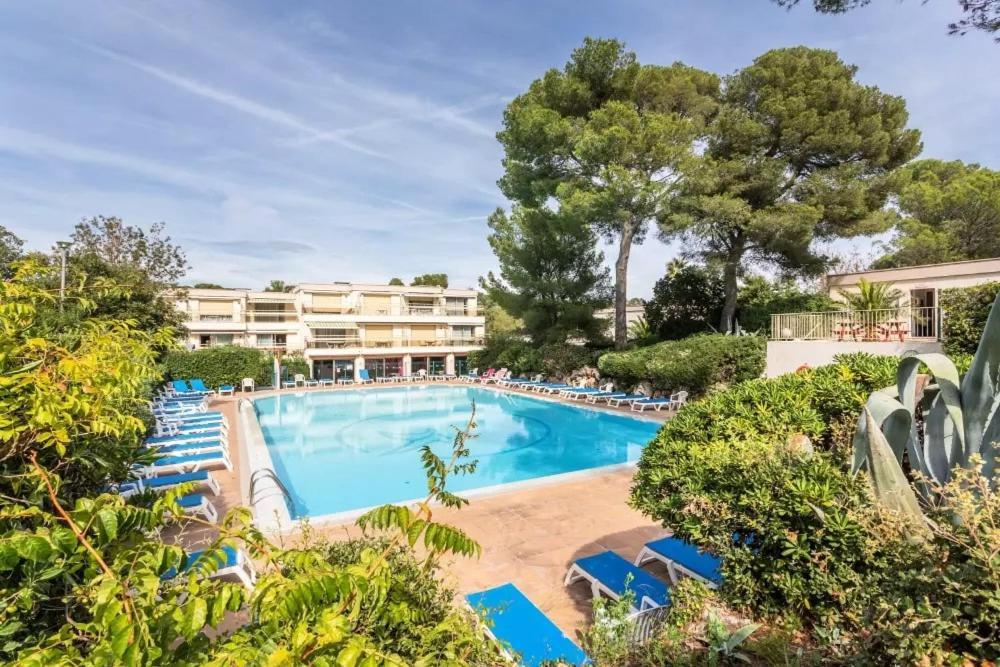 Residence Pierre Et Vacances De La Corniche D'Or Saint-Raphaël Esterno foto